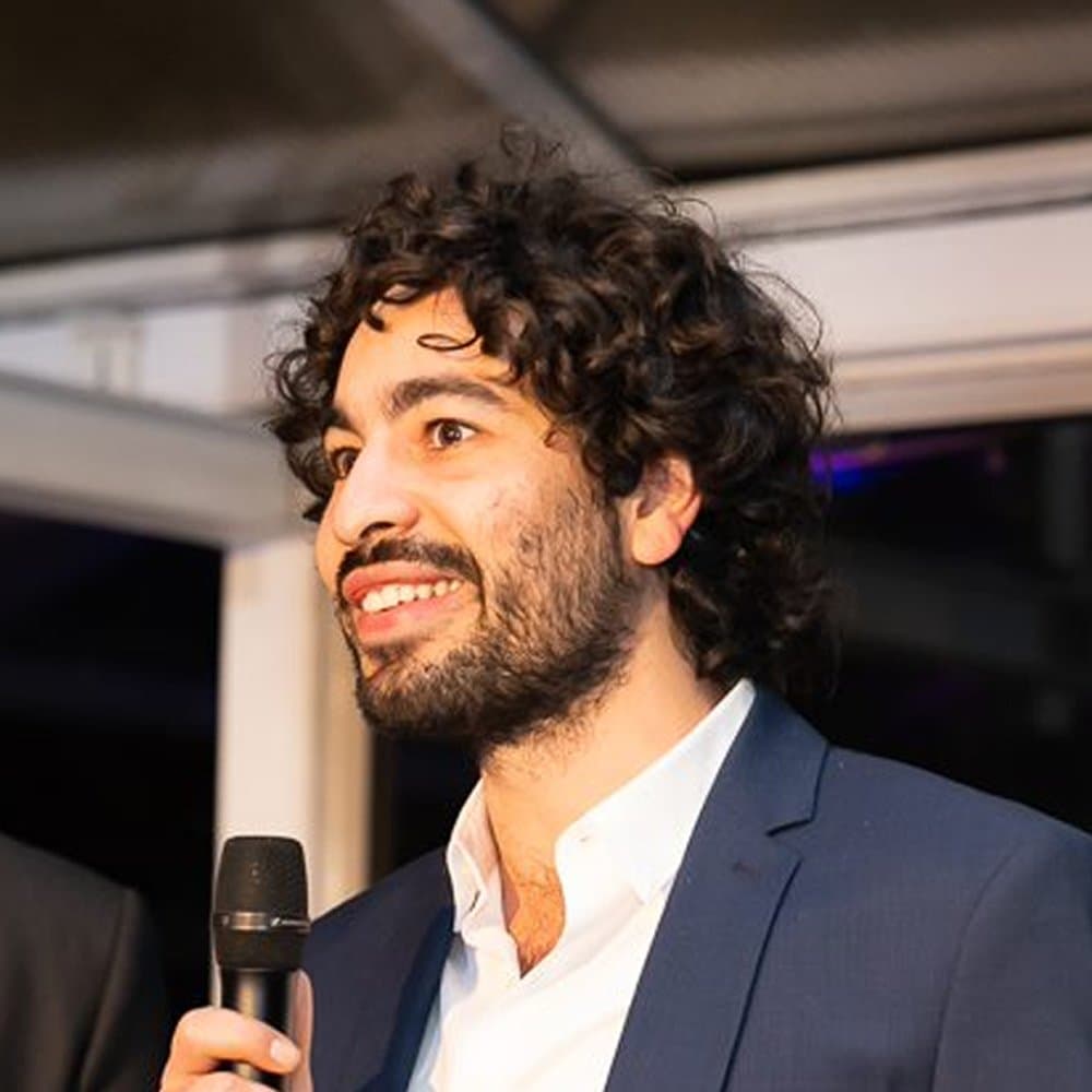 Le Dr Julien Schemoul, rhumatologue, fondateur de MonRhumato
